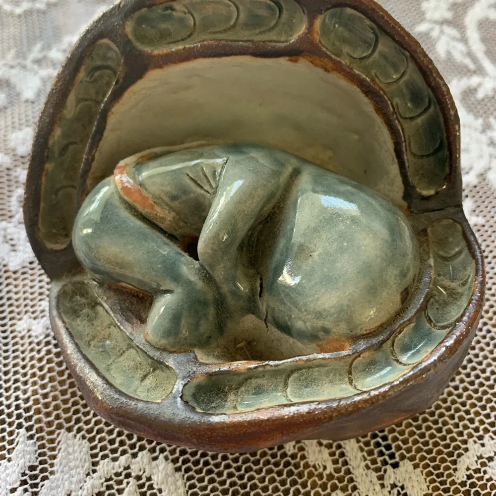 Studio pottery fetus in utero sculpture original artwork - Picture 4 of 10